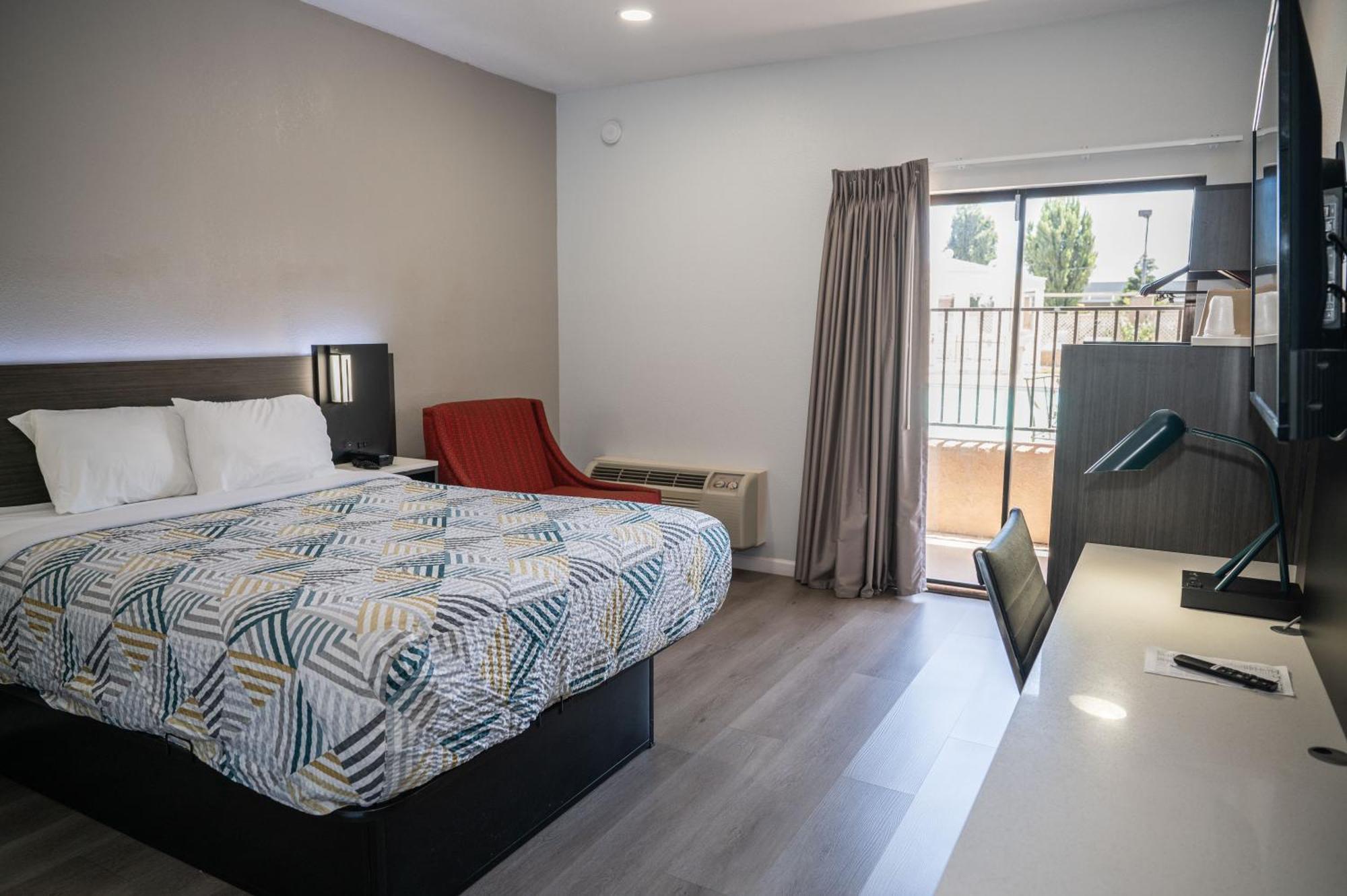 6 Soledad, Ca