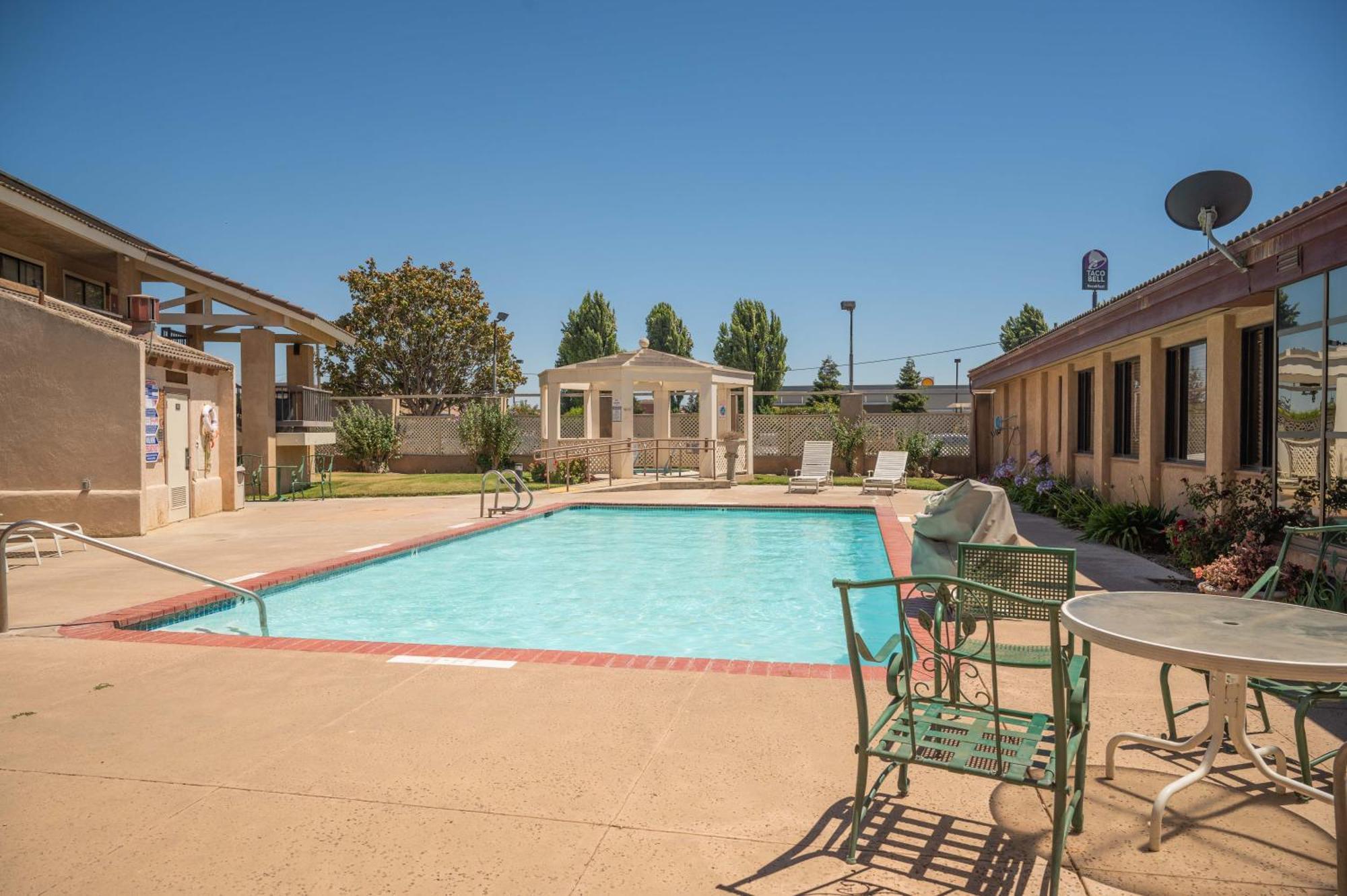 6 Soledad, Ca