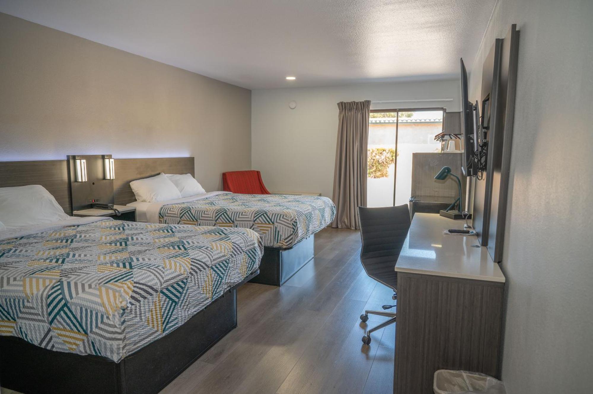6 Soledad, Ca Hotel